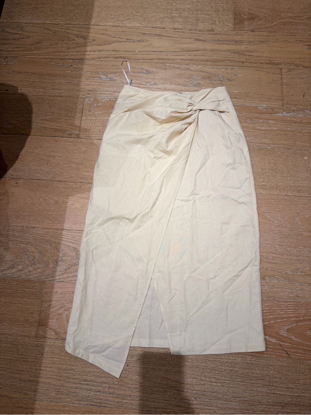 Commense Cream Twist-Detail Midi Skirt